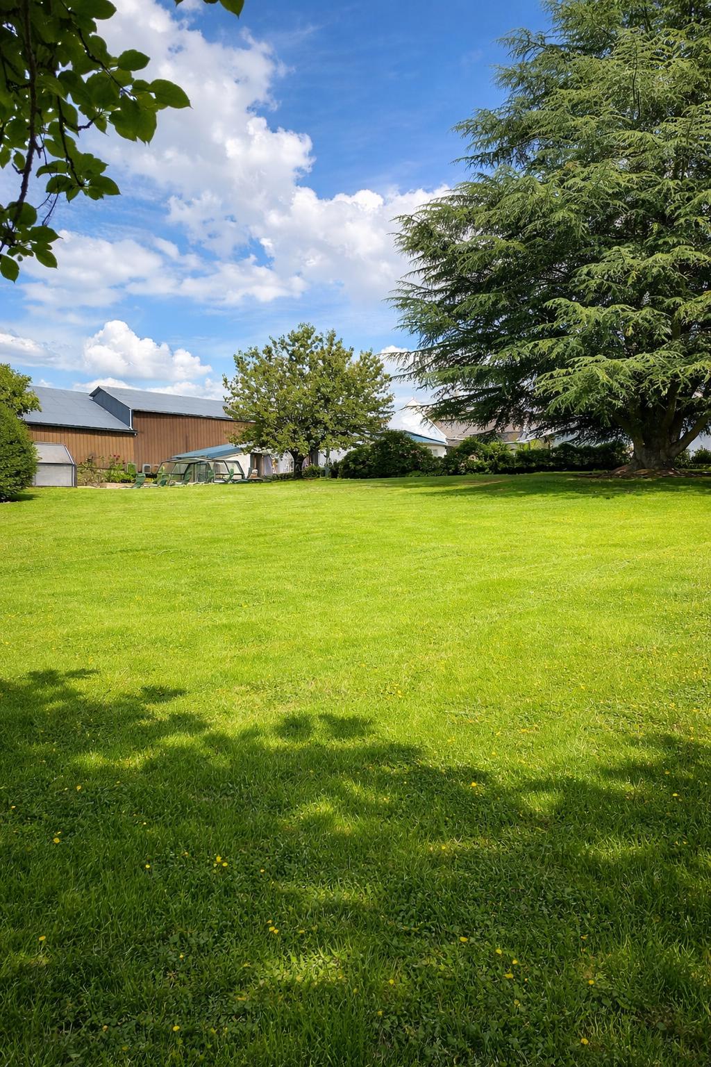 Le jardin privatisé de 3 500 m², sans vis-à-vis